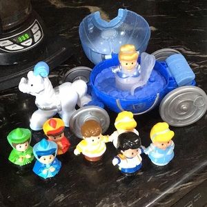 Little people carriages